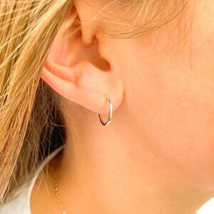 4/$20 urban outfitters minimalist mini hoops silver 0.75in